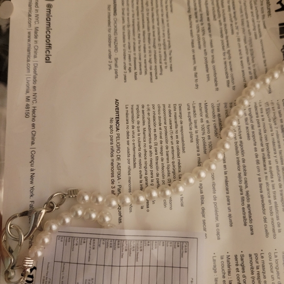 Beaded mask - Picture 3 of 3